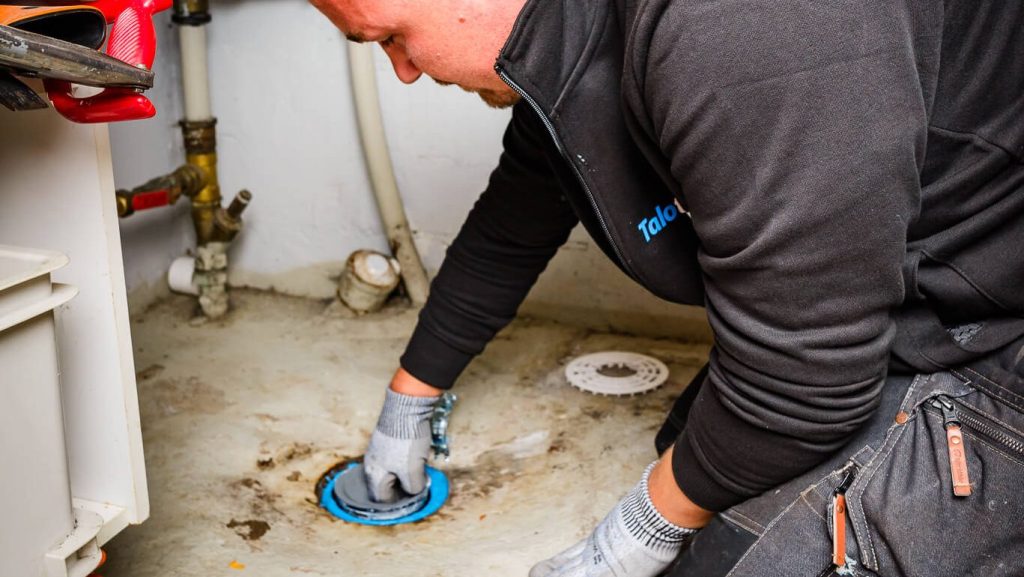 Mitä maksaa omakotitalon viemäriremontti sukittamalla? Hinta koostuu monesta eri tekijästä